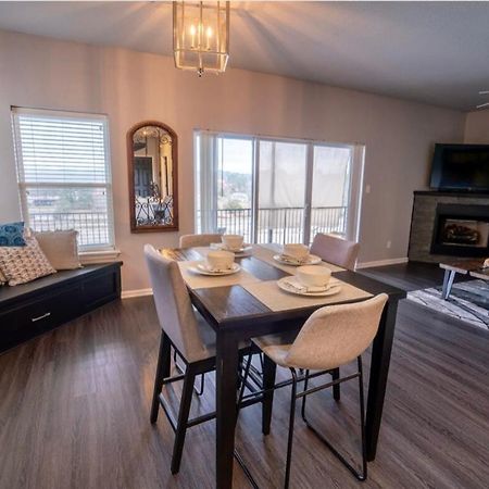 Brooklynn'S Bay, Elegant Lakefront Condo Retreat Hot Springs Esterno foto