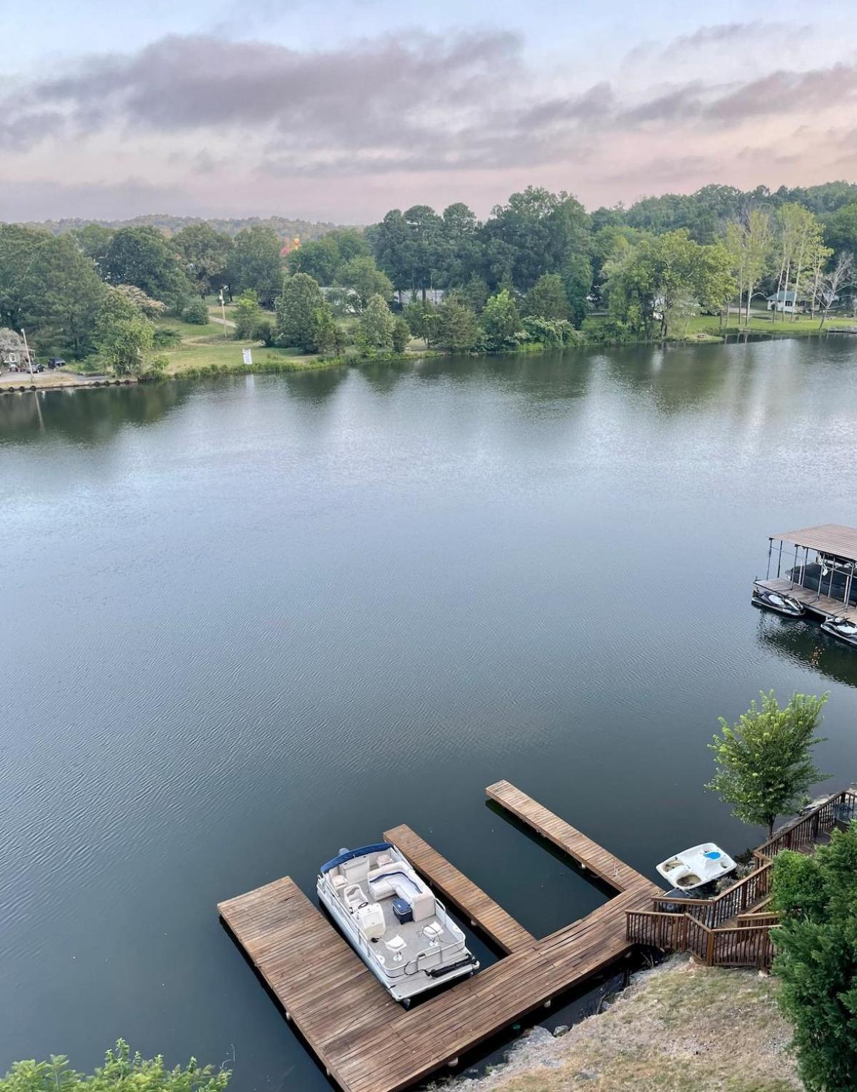 Brooklynn'S Bay, Elegant Lakefront Condo Retreat Hot Springs Esterno foto