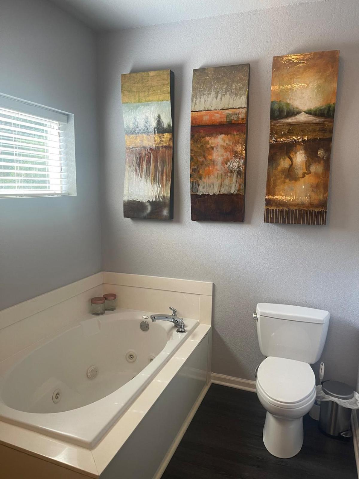 Brooklynn'S Bay, Elegant Lakefront Condo Retreat Hot Springs Esterno foto