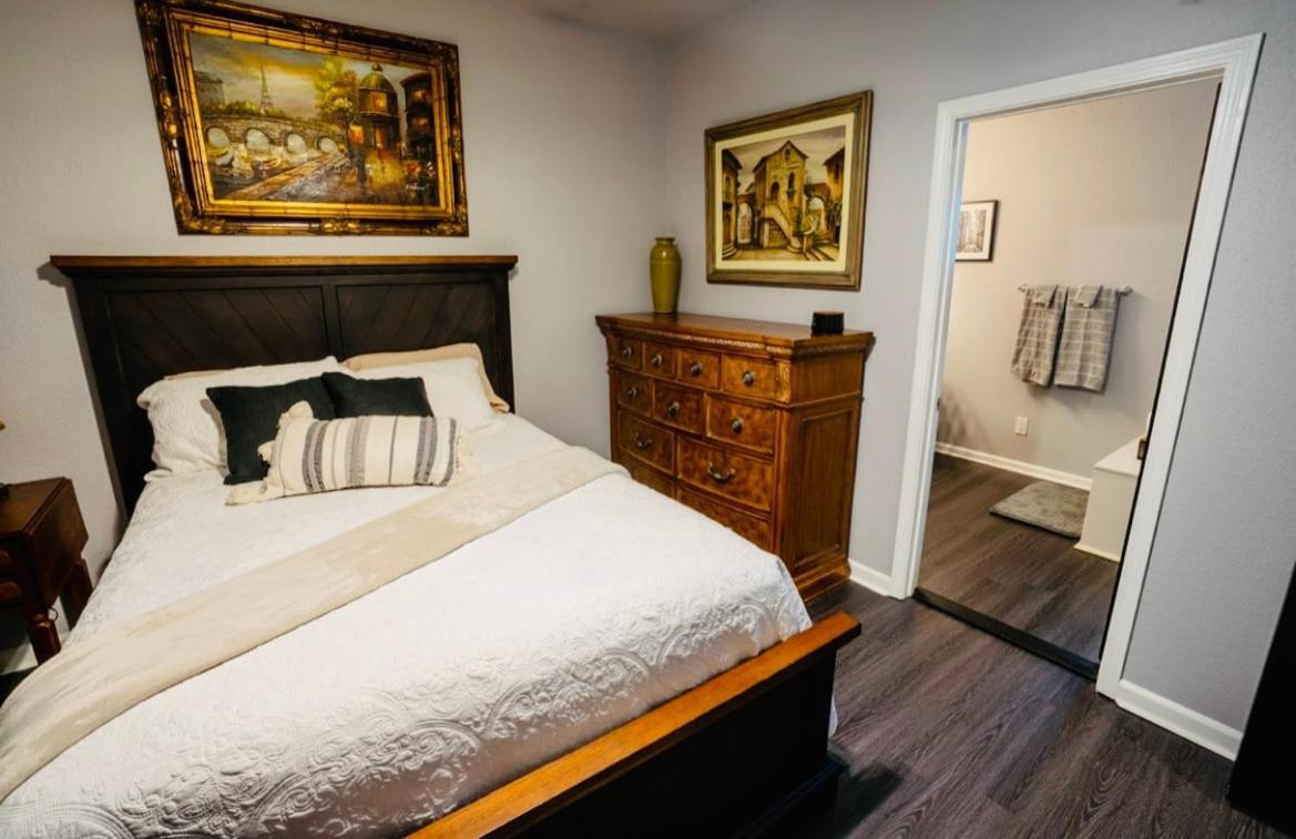 Brooklynn'S Bay, Elegant Lakefront Condo Retreat Hot Springs Esterno foto