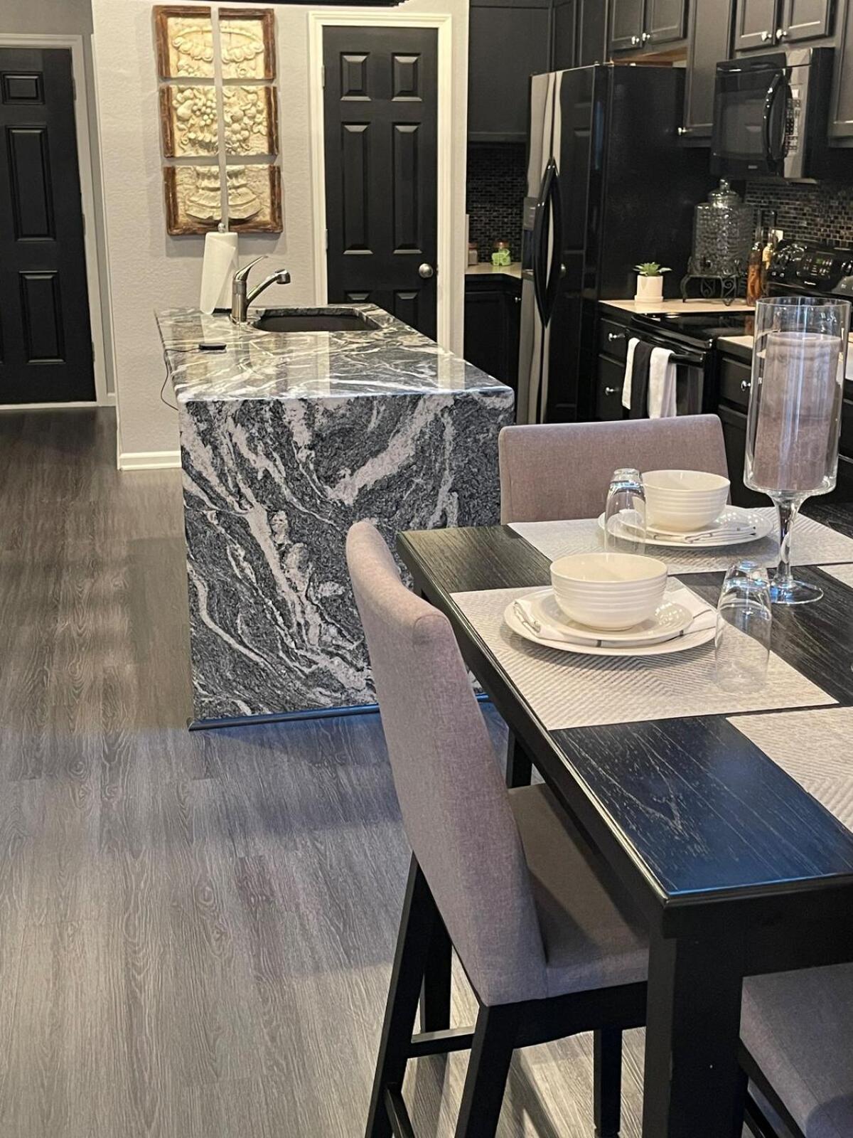 Brooklynn'S Bay, Elegant Lakefront Condo Retreat Hot Springs Esterno foto