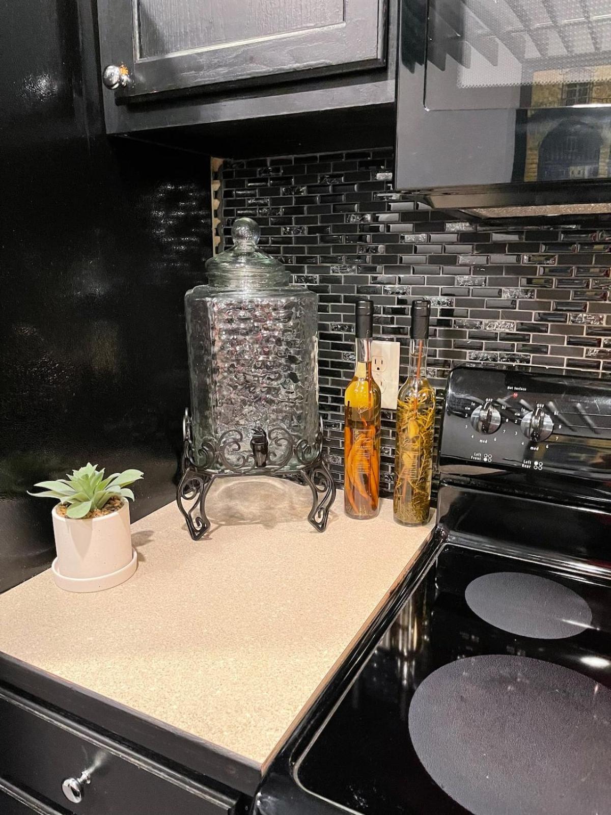 Brooklynn'S Bay, Elegant Lakefront Condo Retreat Hot Springs Esterno foto
