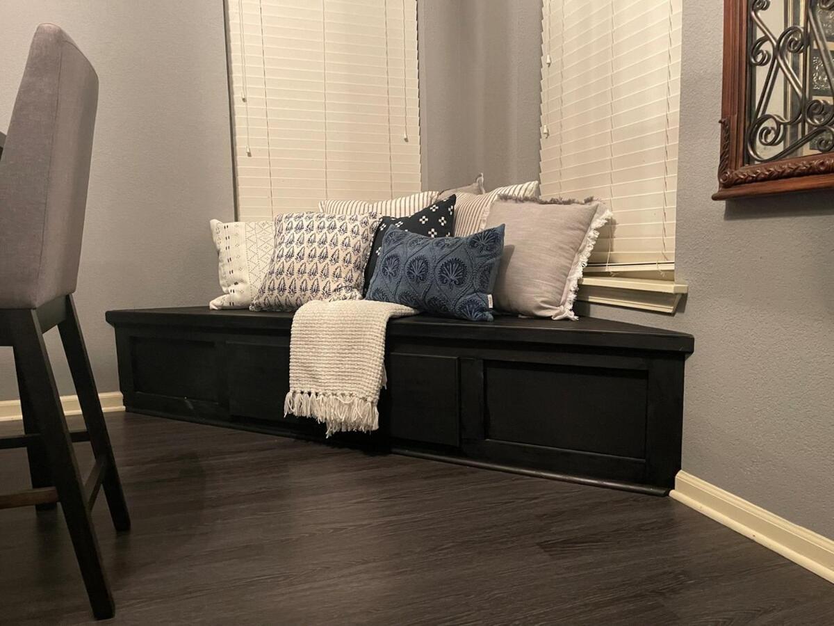 Brooklynn'S Bay, Elegant Lakefront Condo Retreat Hot Springs Esterno foto
